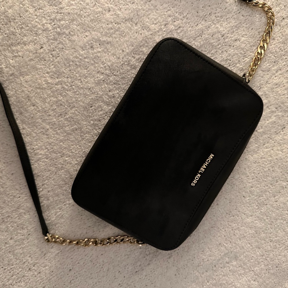 Michael Kors Black Jet Set Large Elegant Crossbody Bag